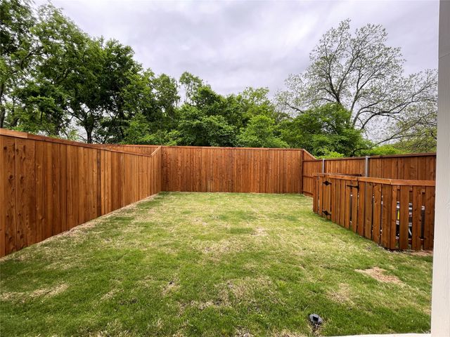 2417 N Winnetka Avenue, Dallas, TX 75212