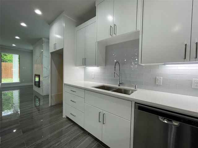 2417 N Winnetka Avenue, Dallas, TX 75212