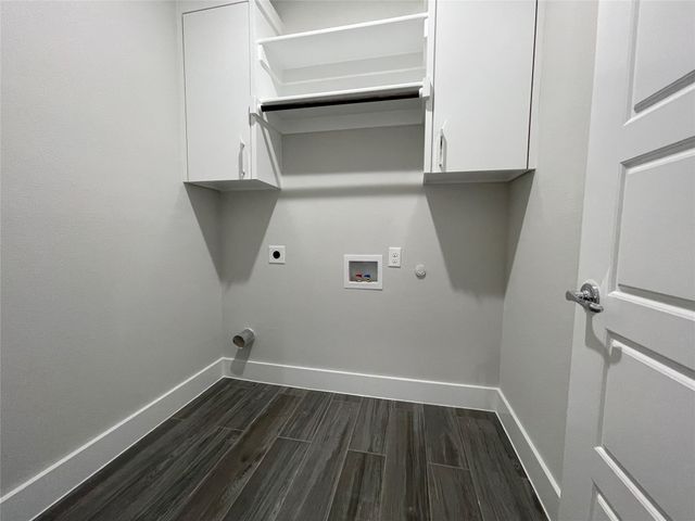 2417 N Winnetka Avenue, Dallas, TX 75212