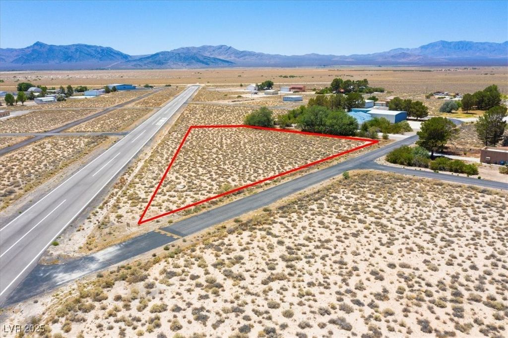 Image 2 of property listing at 699 Capri Avenue, Sandy Valley, NV 89019