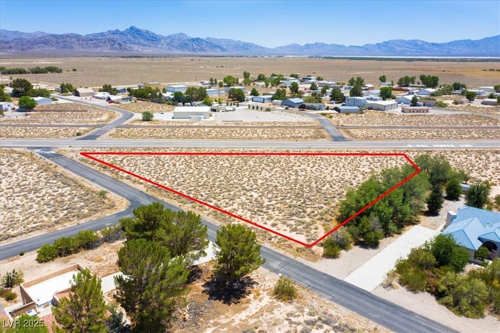Image 3 of property listing at 699 Capri Avenue, Sandy Valley, NV 89019