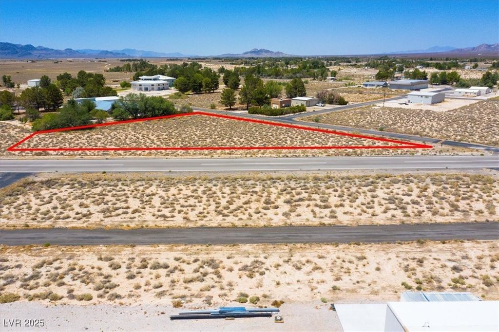 Image 5 of property listing at 699 Capri Avenue, Sandy Valley, NV 89019