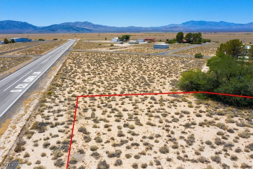 Image 9 of property listing at 699 Capri Avenue, Sandy Valley, NV 89019