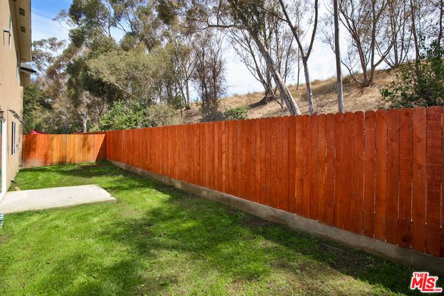 5517 - 5519 Lavinia Avenue, Lynwood, CA 90262