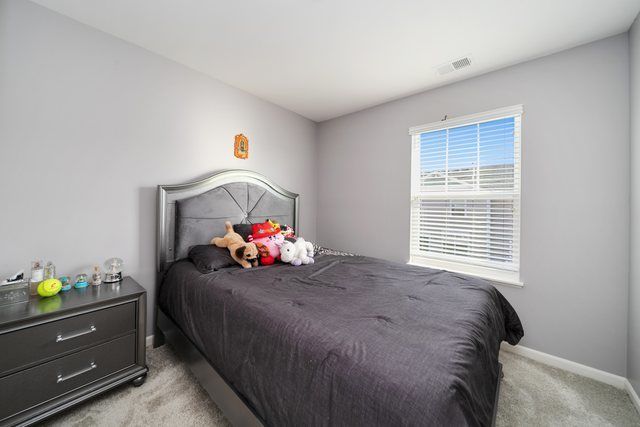 1004 Atterberg Road, South Elgin, IL 60177