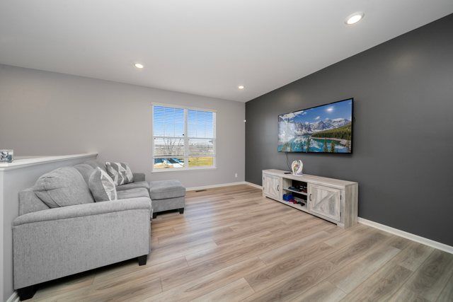 1004 Atterberg Road, South Elgin, IL 60177