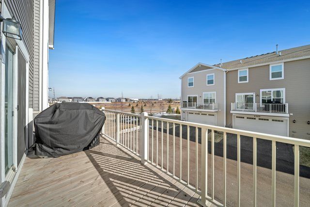 1004 Atterberg Road, South Elgin, IL 60177