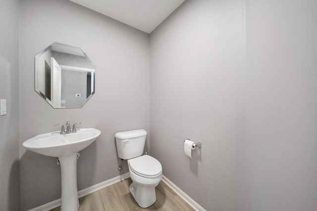 1004 Atterberg Road, South Elgin, IL 60177