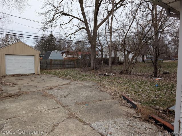 731 Emerson Avenue, Pontiac, MI 48340