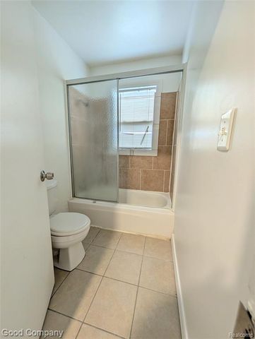 731 Emerson Avenue, Pontiac, MI 48340