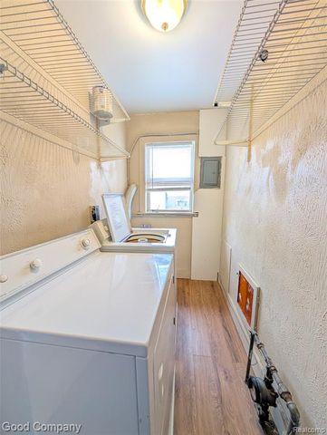 731 Emerson Avenue, Pontiac, MI 48340