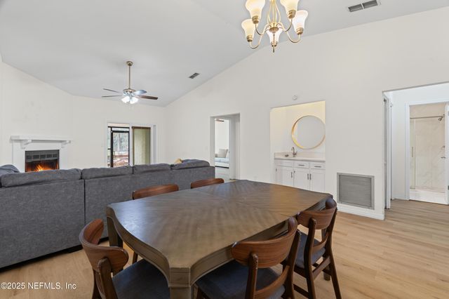5590 LA MOYA Avenue, Jacksonville, FL 32210