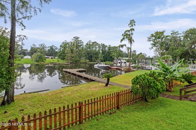 5590 LA MOYA Avenue, Jacksonville, FL 32210