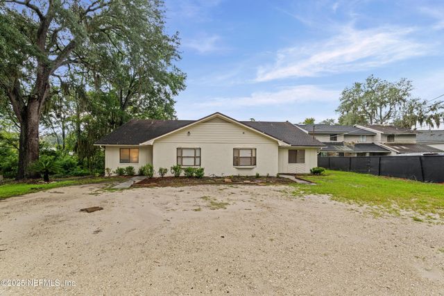 5590 LA MOYA Avenue, Jacksonville, FL 32210