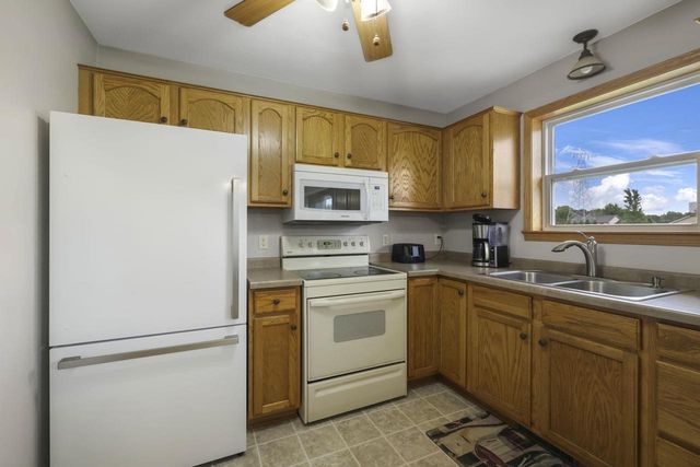 W5355 LINDEN HILL DRIVE, Appleton, WI 54915