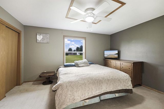 W5355 LINDEN HILL DRIVE, Appleton, WI 54915