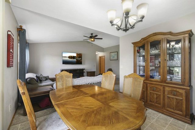 W5355 LINDEN HILL DRIVE, Appleton, WI 54915