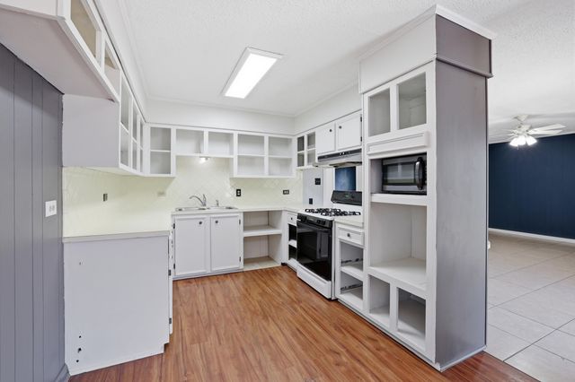 308 Melody Dr, Houma, LA 70363