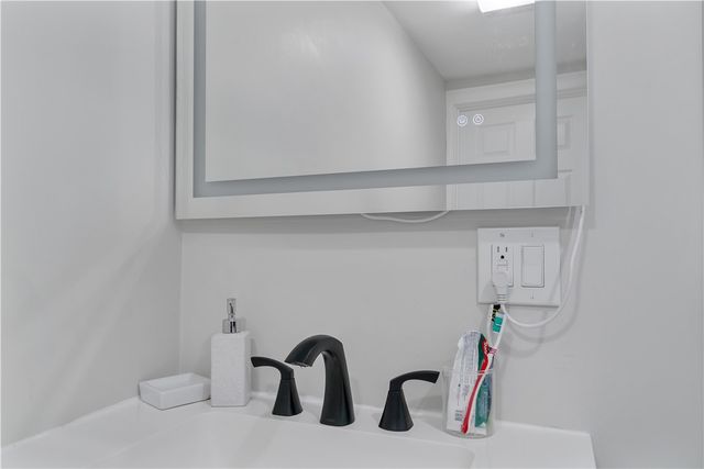 215 Kenyon Avenue, Pawtucket, RI 02861