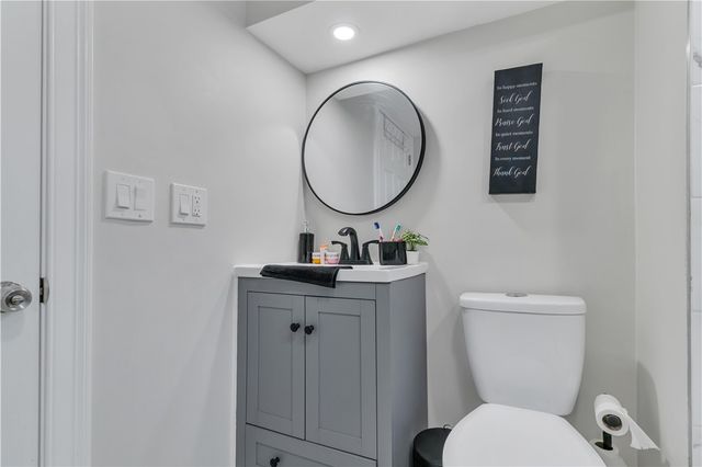 215 Kenyon Avenue, Pawtucket, RI 02861