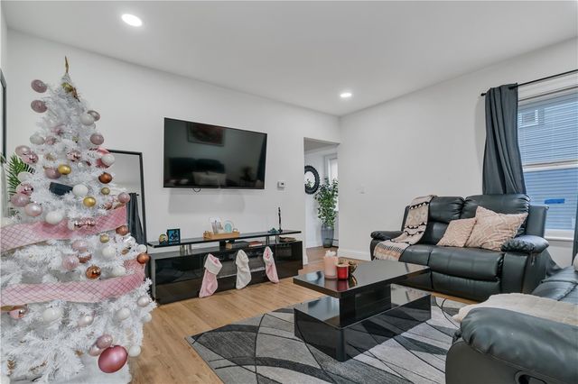 215 Kenyon Avenue, Pawtucket, RI 02861