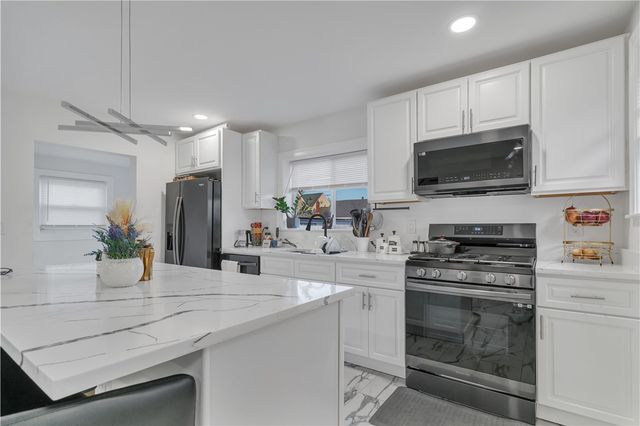 215 Kenyon Avenue, Pawtucket, RI 02861