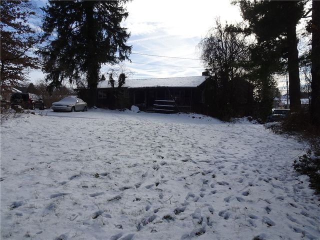 301 S Center Avenue, New Stanton, PA 15672