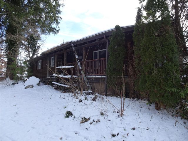 301 S Center Avenue, New Stanton, PA 15672