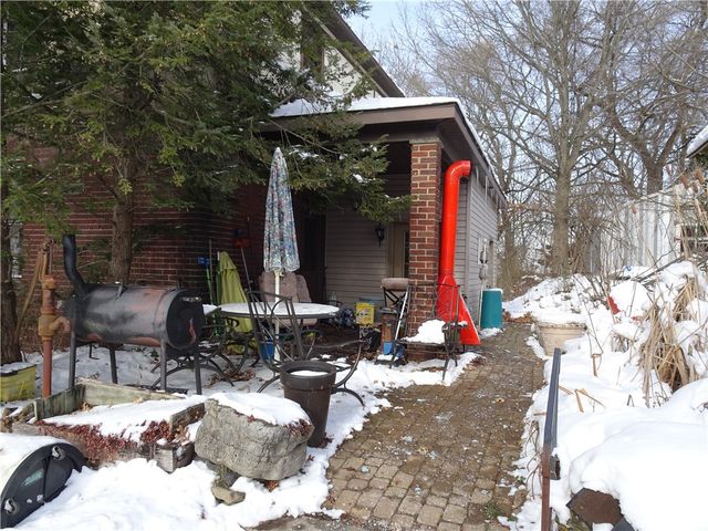 301 S Center Avenue, New Stanton, PA 15672