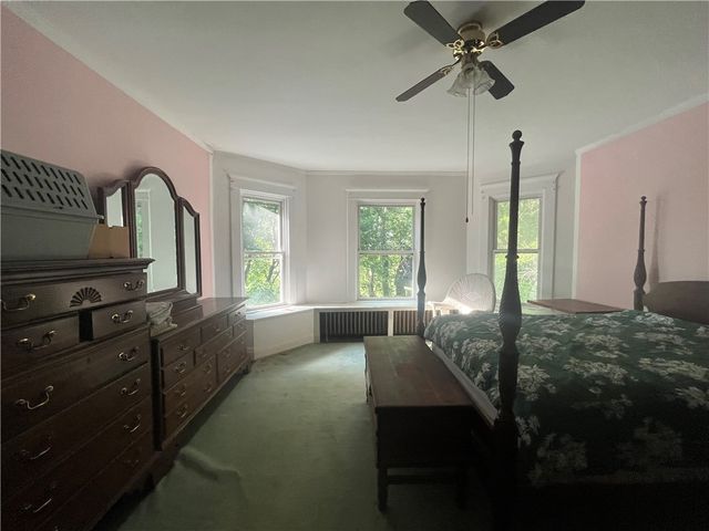 301 S Center Avenue, New Stanton, PA 15672
