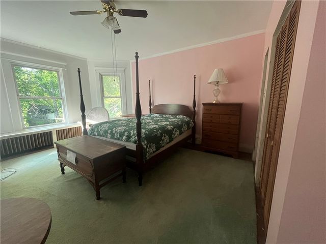 301 S Center Avenue, New Stanton, PA 15672