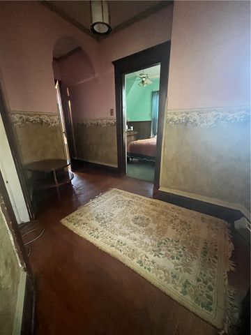 301 S Center Avenue, New Stanton, PA 15672