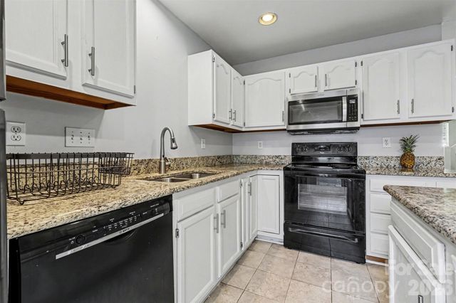 3268 Summercroft Lane, Charlotte, NC 28269