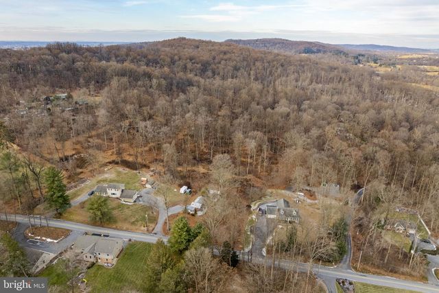 105 WOLLUPS HILL RD, Denver, PA 17517