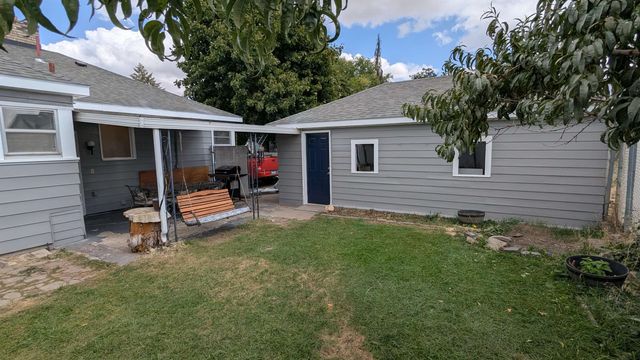 1108 E Wellesley Ave, Spokane, WA 99207