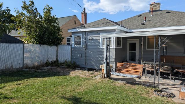 1108 E Wellesley Ave, Spokane, WA 99207