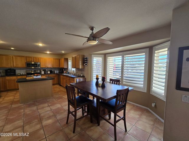 860 S Lucinda Drive, Tucson, AZ 85748