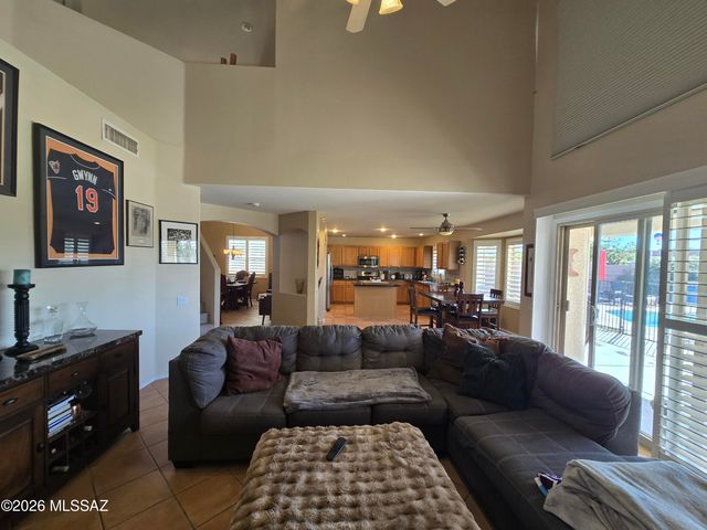 860 S Lucinda Drive, Tucson, AZ 85748