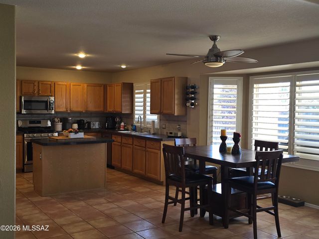 860 S Lucinda Drive, Tucson, AZ 85748