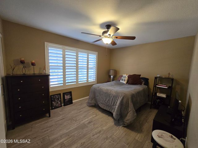 860 S Lucinda Drive, Tucson, AZ 85748