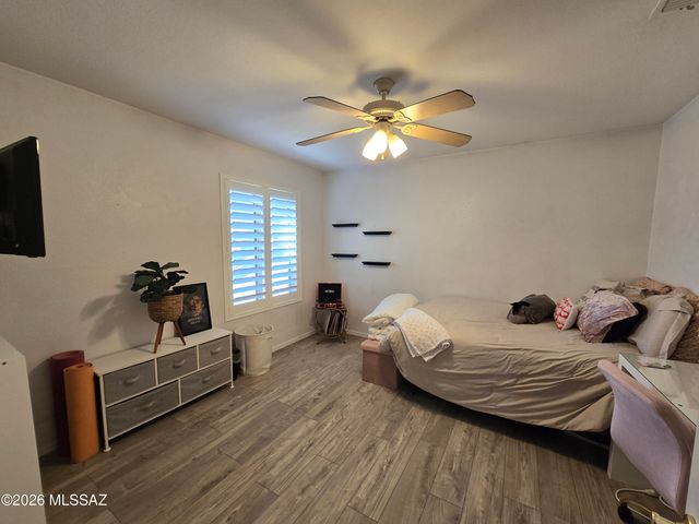 860 S Lucinda Drive, Tucson, AZ 85748