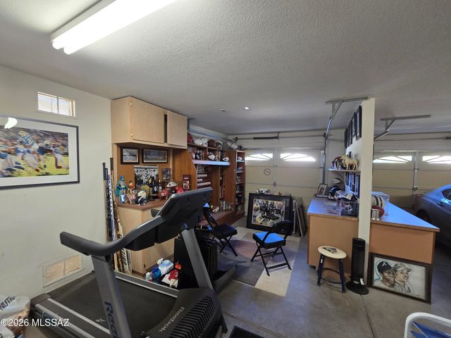 860 S Lucinda Drive, Tucson, AZ 85748