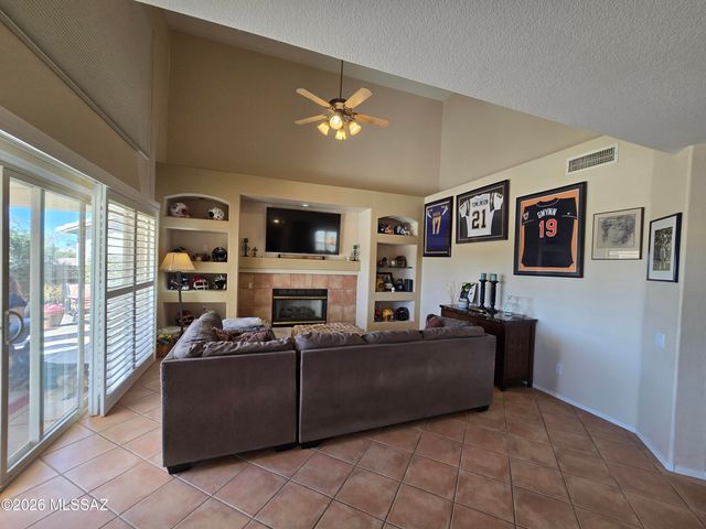 860 S Lucinda Drive, Tucson, AZ 85748
