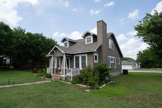 610 E Pfluger St, Pflugerville, TX 78660