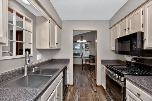420 Jeffrey Lane, Ames, IA 50014