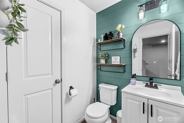 9274 Candytuft Drive SE, Tumwater, WA 98501