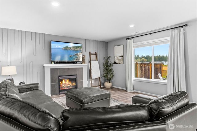 9274 Candytuft Drive SE, Tumwater, WA 98501