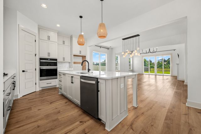 520 Gresham Ln, Murfreesboro, TN 37129