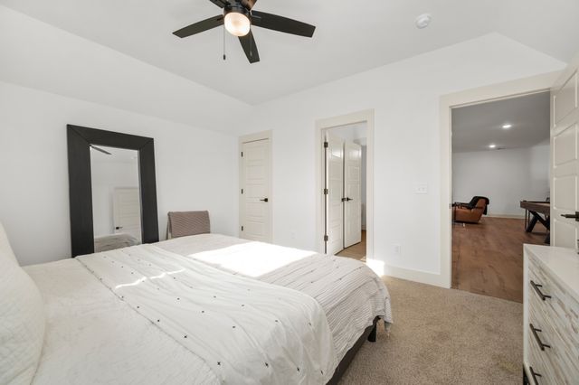 520 Gresham Ln, Murfreesboro, TN 37129