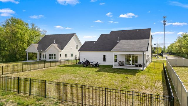 520 Gresham Ln, Murfreesboro, TN 37129